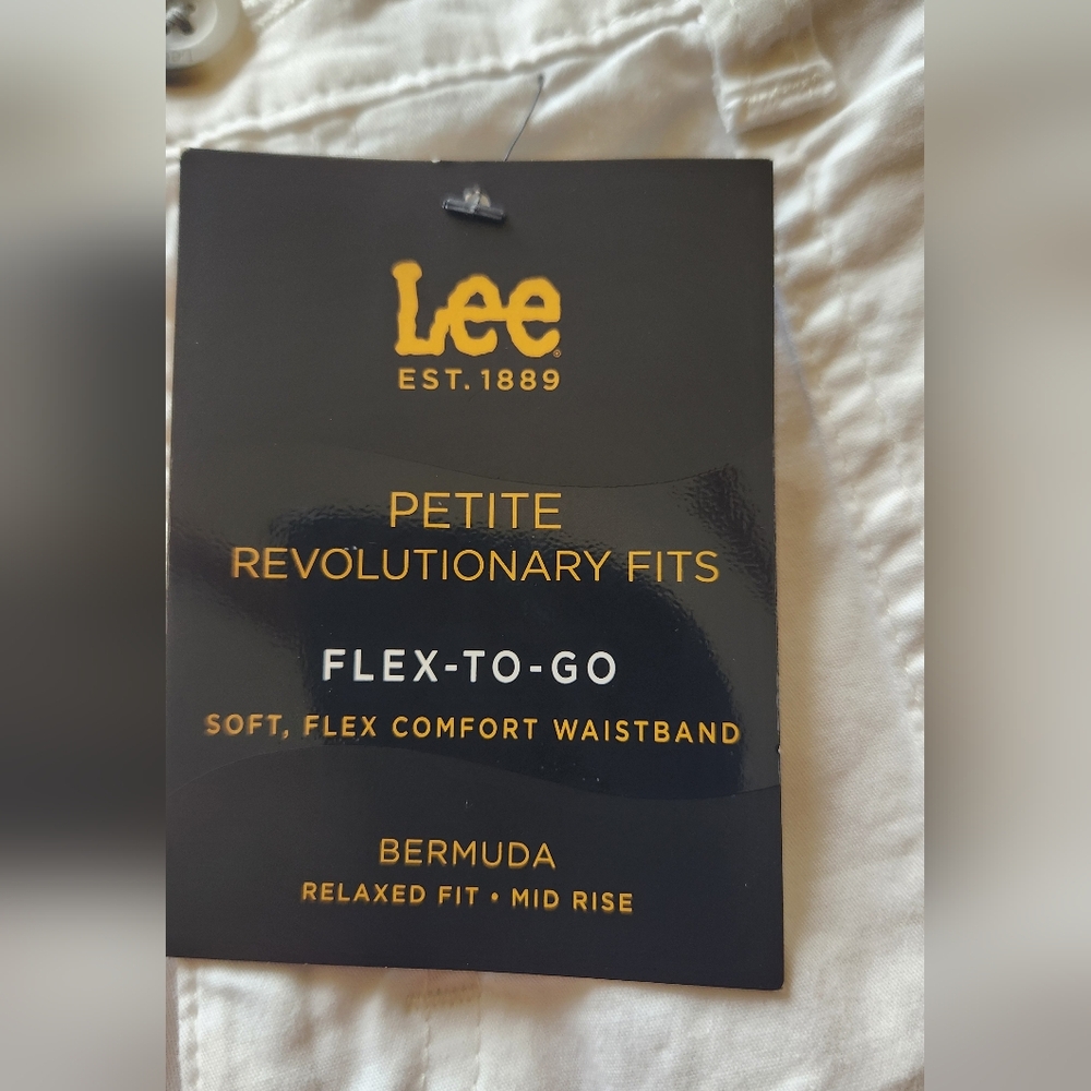 NWT Lee Flex-To-Go Relaxed Fit Bermuda 14P Shorts - Picture 11 of 12